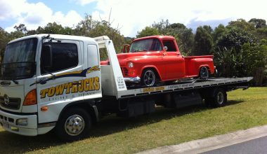 Gold Coast Towing with an old car