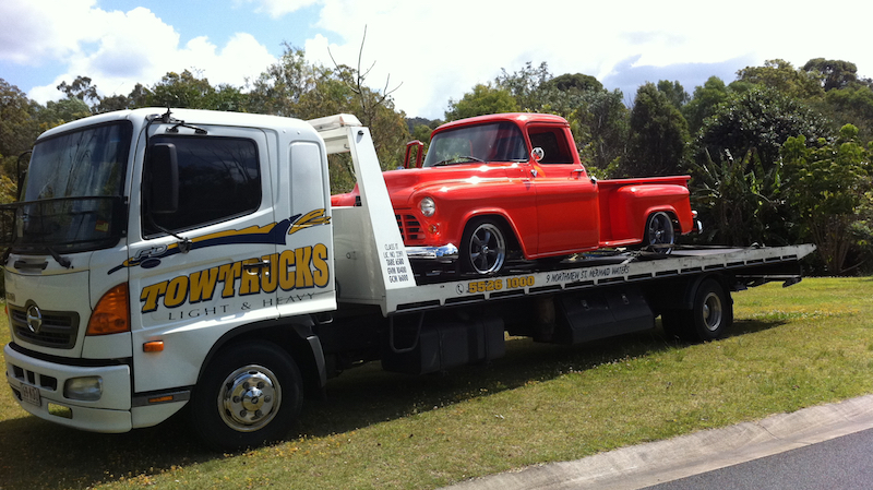 Gold Coast Towing with an old car